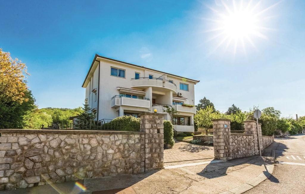 Appartamento Lux Apartman Leo Kostrena Esterno foto