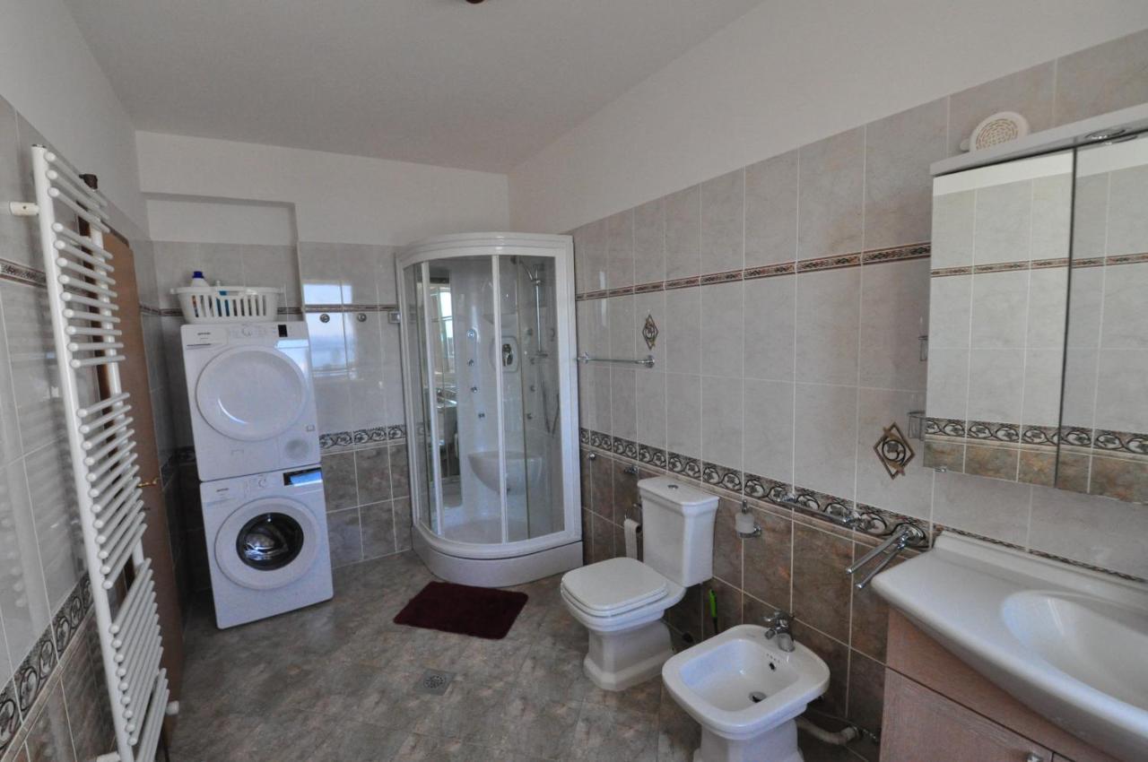 Appartamento Lux Apartman Leo Kostrena Esterno foto